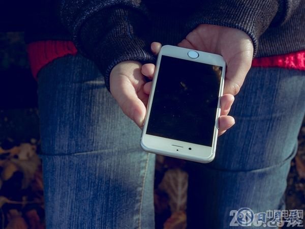 這價格感受下！網(wǎng)友曬16年前手機報價單 雷軍：好貴